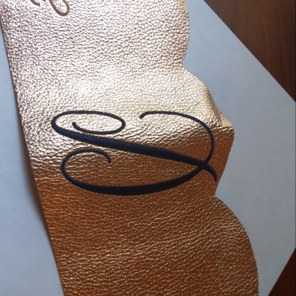 💥 CLOSET CLOSING SALE 💥 Genuine Leather Embroidery Glass/Cup Holder - Picture 4 of 7